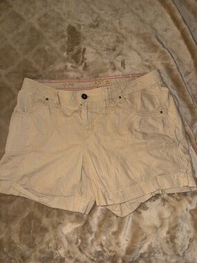 Apt. 9 Women’s Shorts Size 14